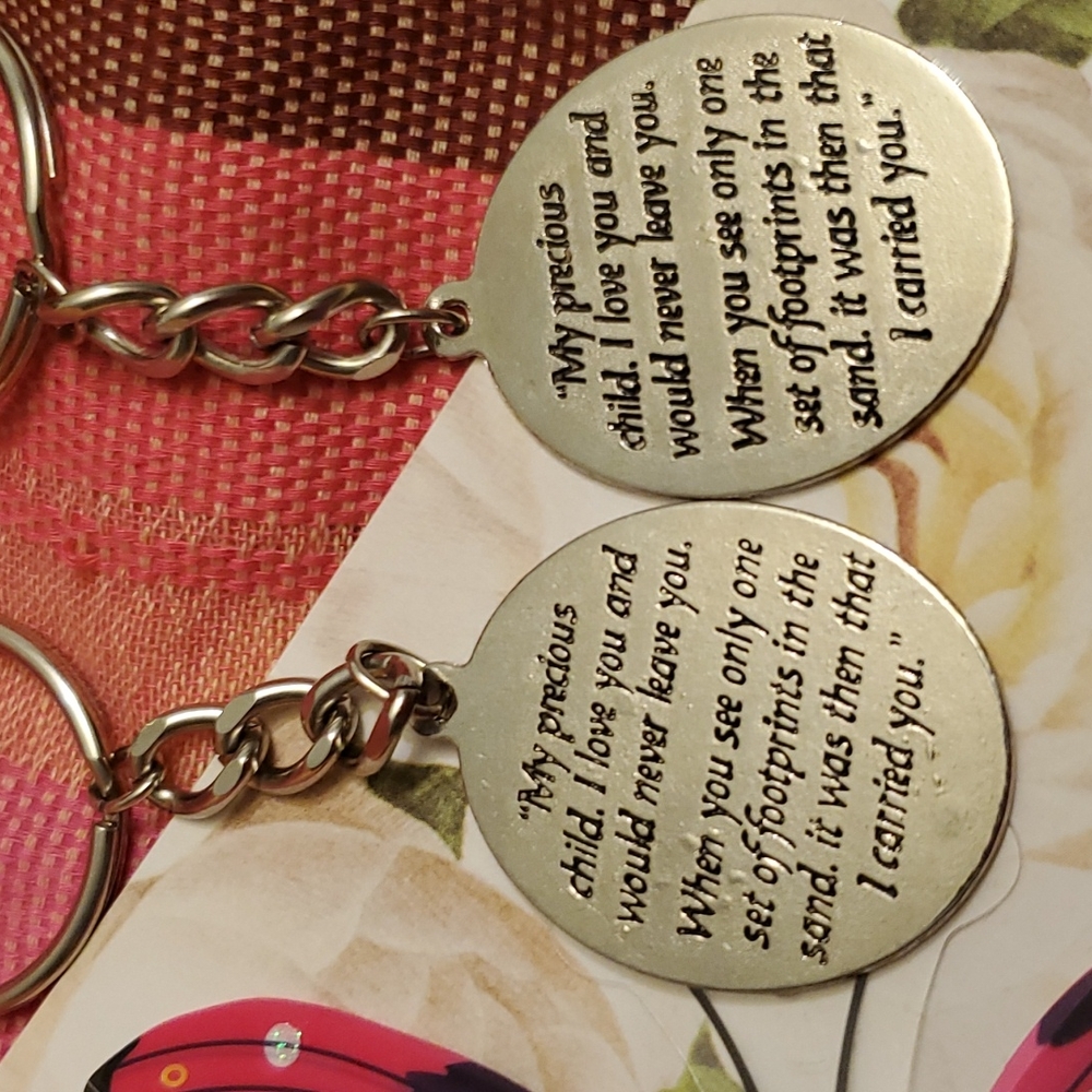 2 Footprints 👣 Keychains - Picture 3 of 6